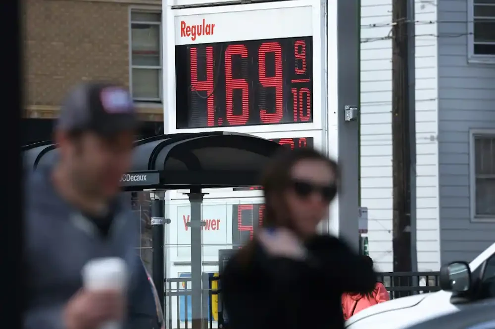 US Fed's preferred inflation gauge ticks up as fuel costs rise