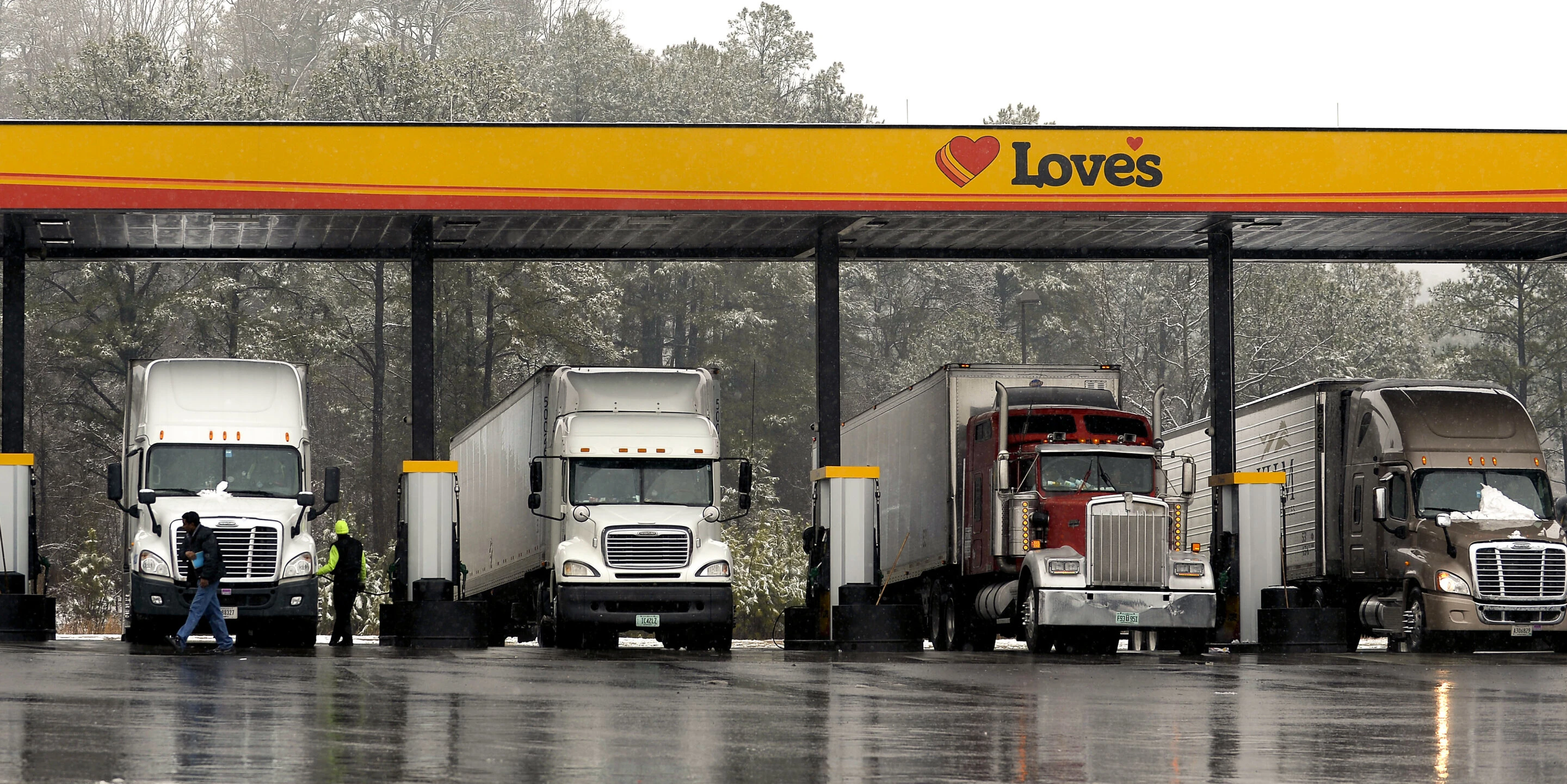 US truckers face new measures to cut greenhouse gases