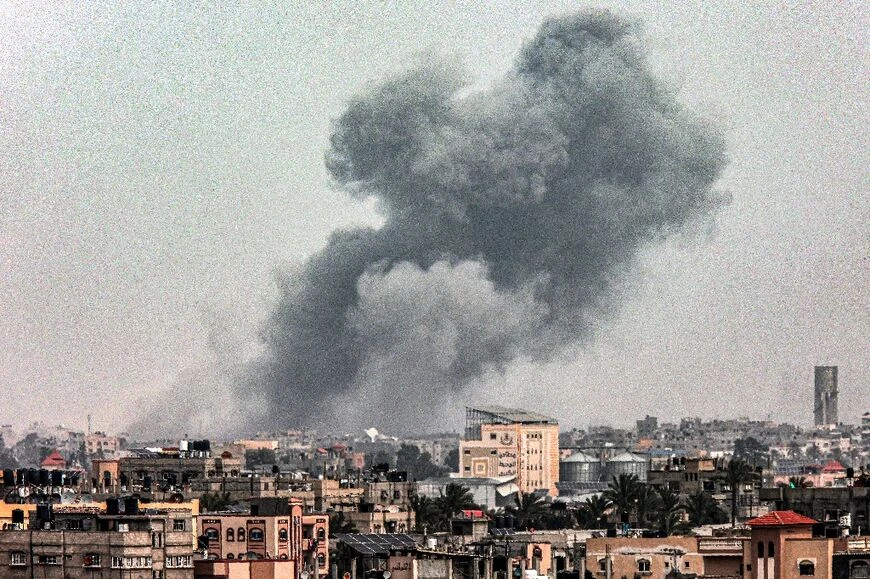 Strikes hit Gaza as Egyptian TV says truce talks to resume