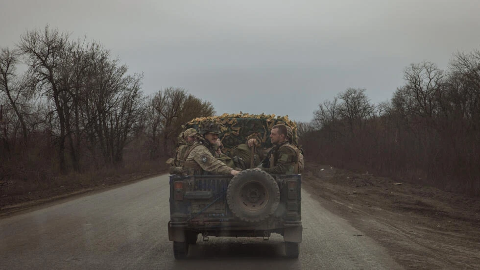 Russian forces up pressure on Ukraine's eastern front