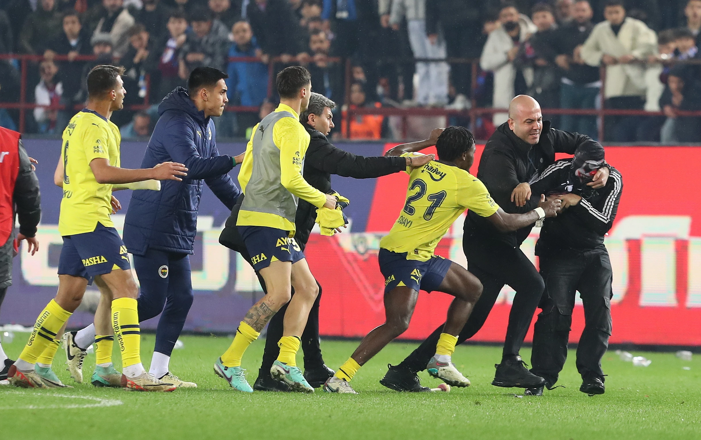 Fenerbahce send youth team to Turkish Supercup in protest