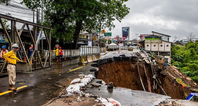 15 dead, two missing after Indonesia landslide