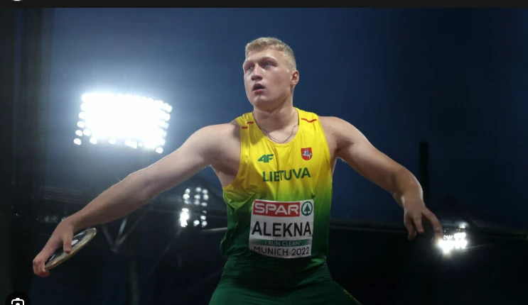 Alekna breaks 38-yr-old discus world record