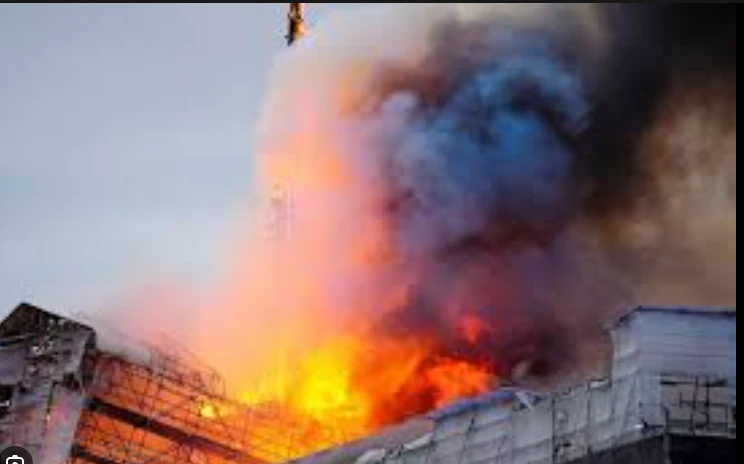 Massive fire engulfs Copenhagen's historic stock exchange