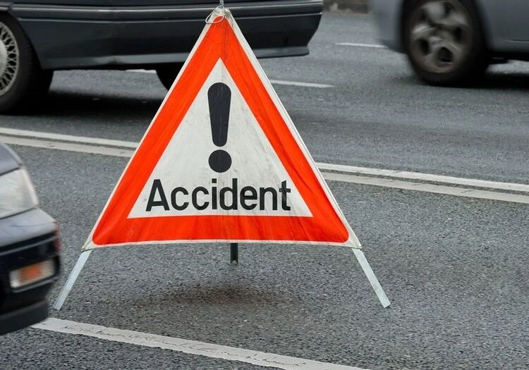 2 killed, 3 injured as over speeding car rammed into mud house in Chakwal