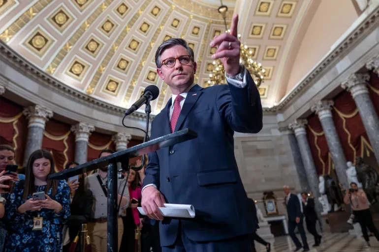 US lawmakers pass new Ukraine aid after costly delay
