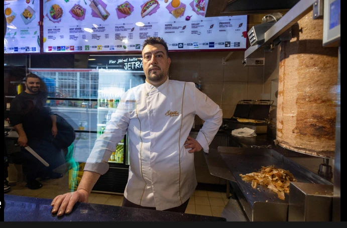 Kebab chef joins German president on tricky Turkey visit