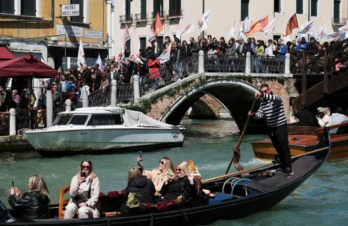 Residents protest as Venice launches five-euro entry fee