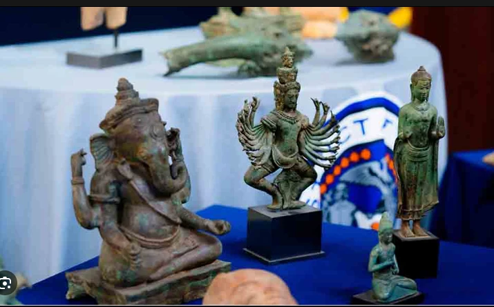 New York returns 30 pillaged relics to Cambodia, Indonesia