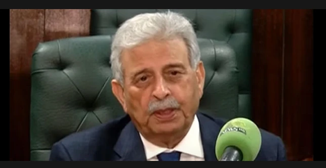 Industries minister condemns unilateral hike in urea price