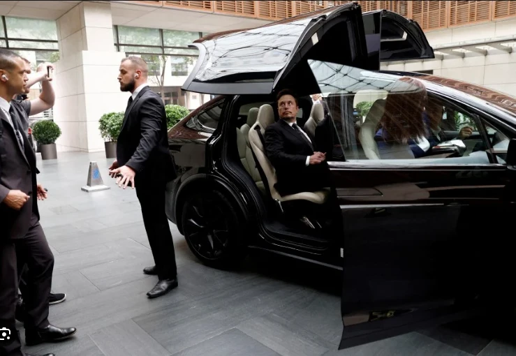 Musk leaves Beijing after Tesla wins key China security clearance