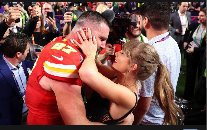 Taylor Swift's boyfriend Kelce signs contract extension with NFL Chiefs