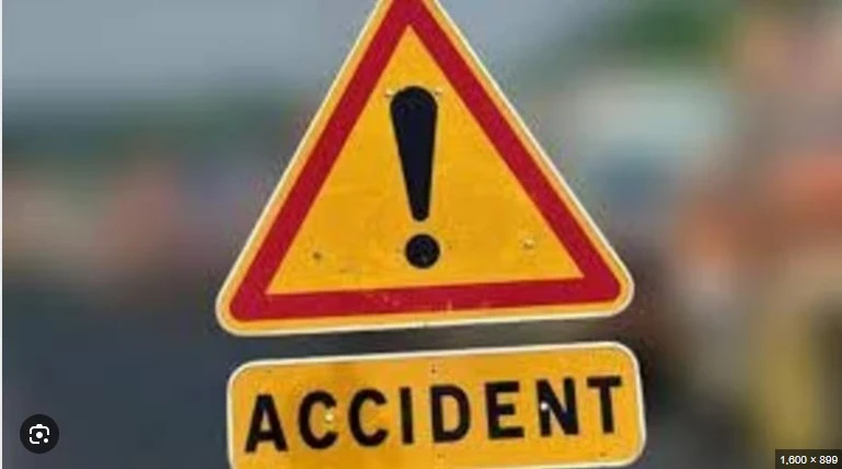 Three die after van collides with trailer in Hyderabad