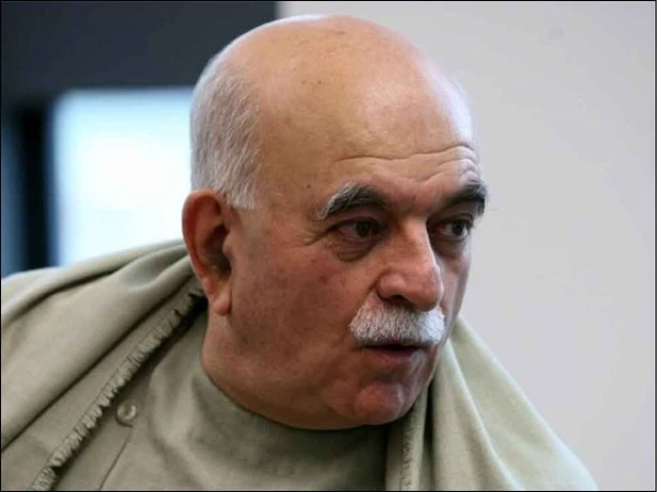 Achakzai calls for adherence to constitution to save Pakistan  