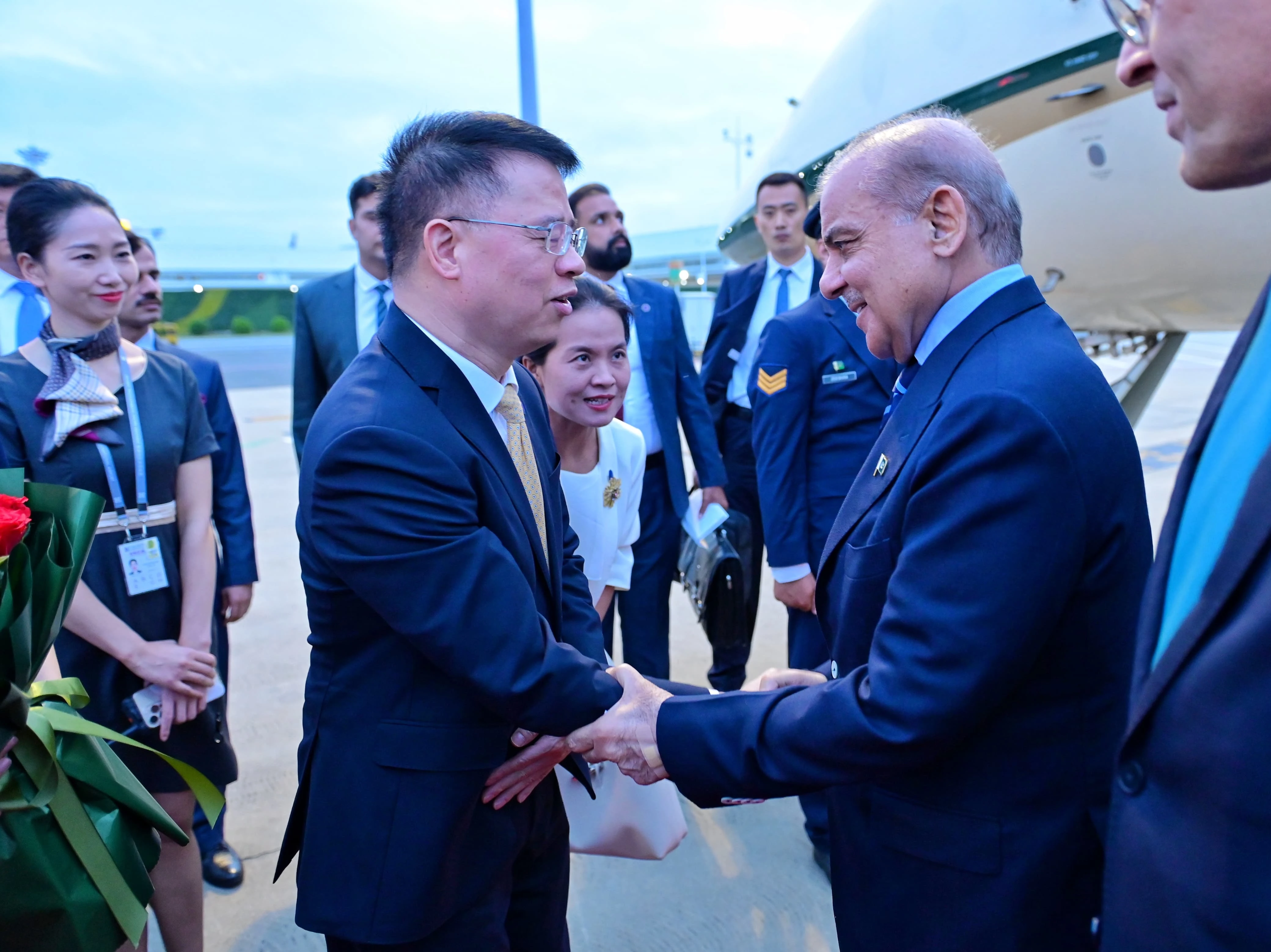PM reaches Shenzhen on first leg of five-day China visit