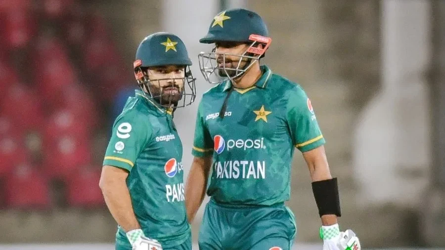 Three overs: Pakistan 19-0