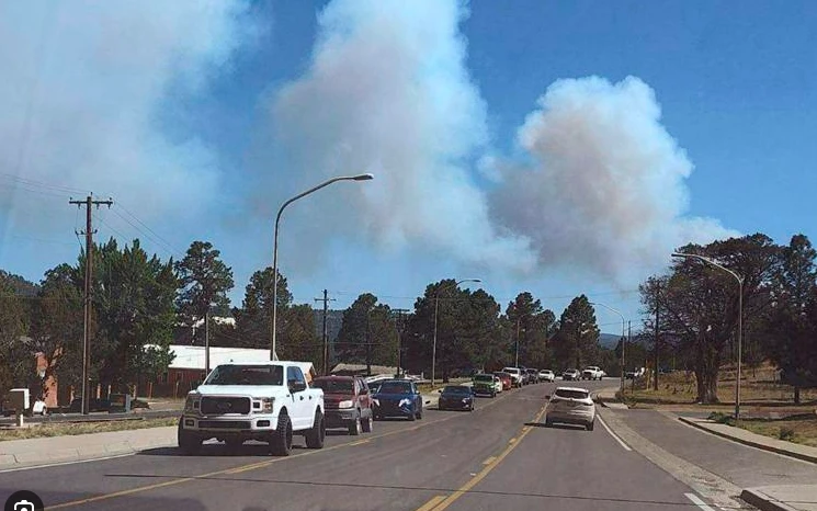 Thousands evacuated as wildfires ravage New Mexico