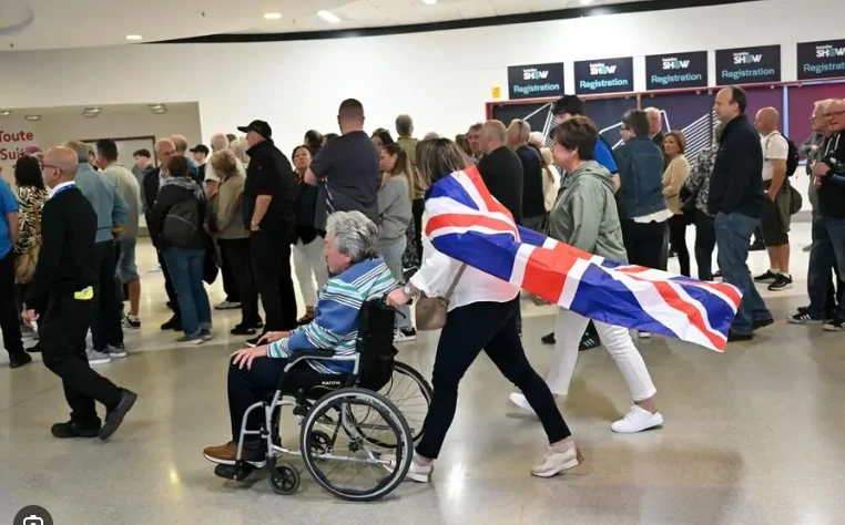 Vote-ready UK waits to scoop up Brexit boost