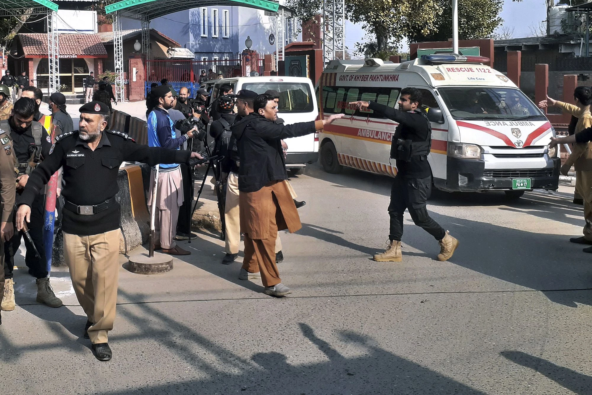 Bomb blast in Mardan kills three, injures eight