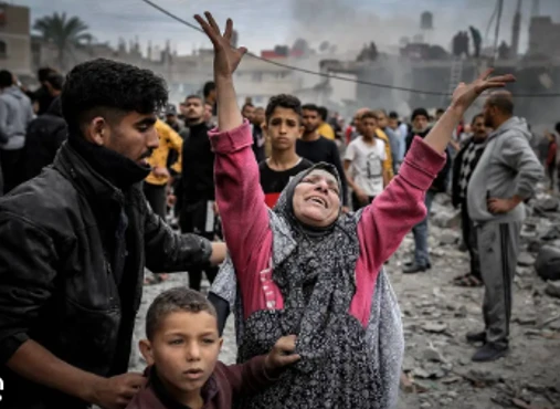 Deadly strike hits Gaza school as heavy battles displace Palestinians, 29 martyred