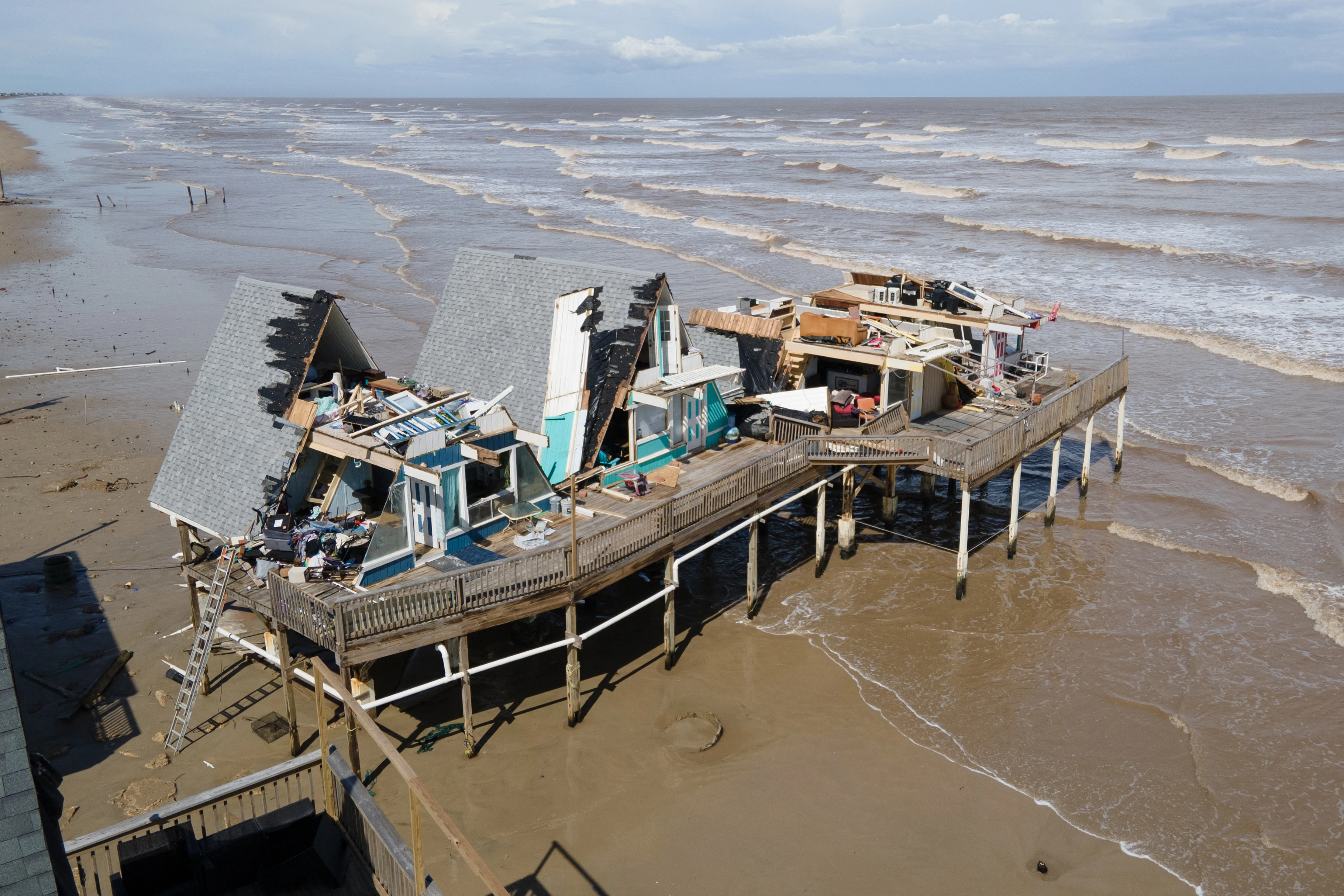 Eight killed after Beryl sweeps across US