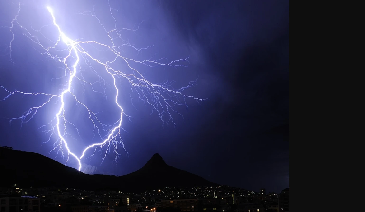 Lightning kills woman, son in Tharparkar