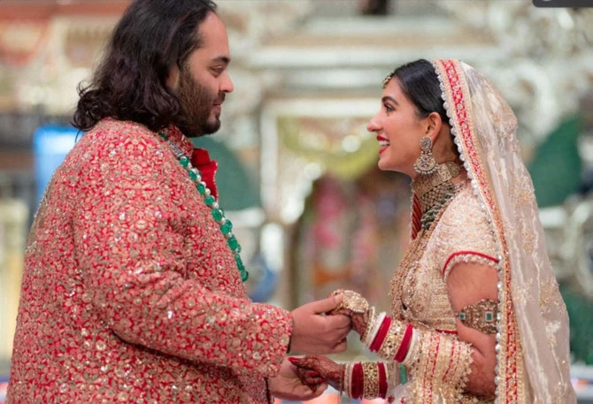 Wedding party resumes for son of Asia's richest man