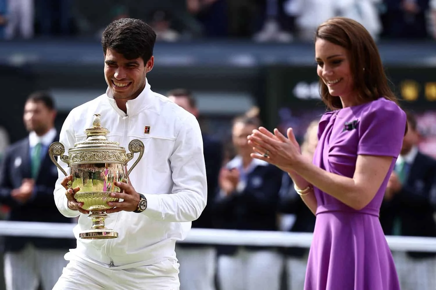 Alcaraz overpowers Djokovic to retain Wimbledon title