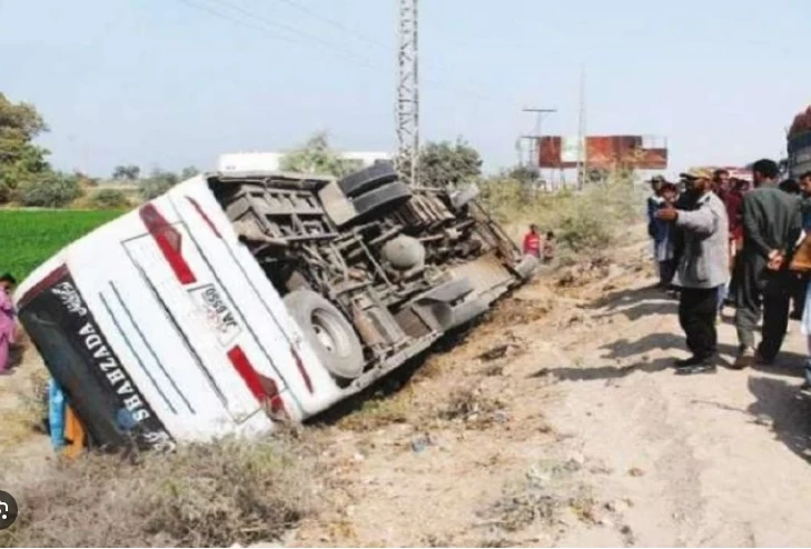 47 passengers injured as speeding bus overturns near Jaranwala
