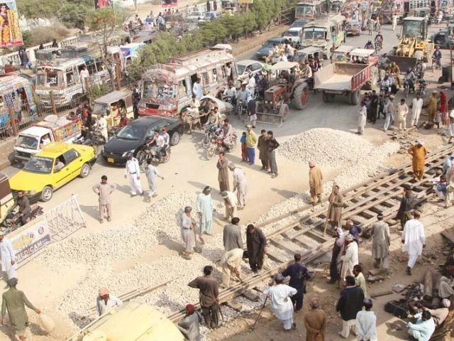 Karachi's Natha Khan Bridge once again prone to collapse