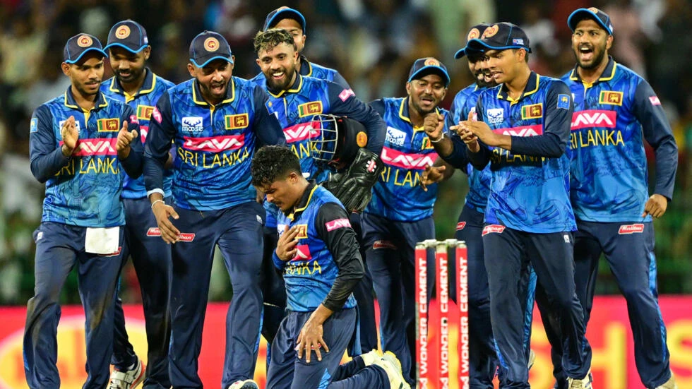 Vandersay's 6-33 powers Sri Lanka to dominant ODI victory over India