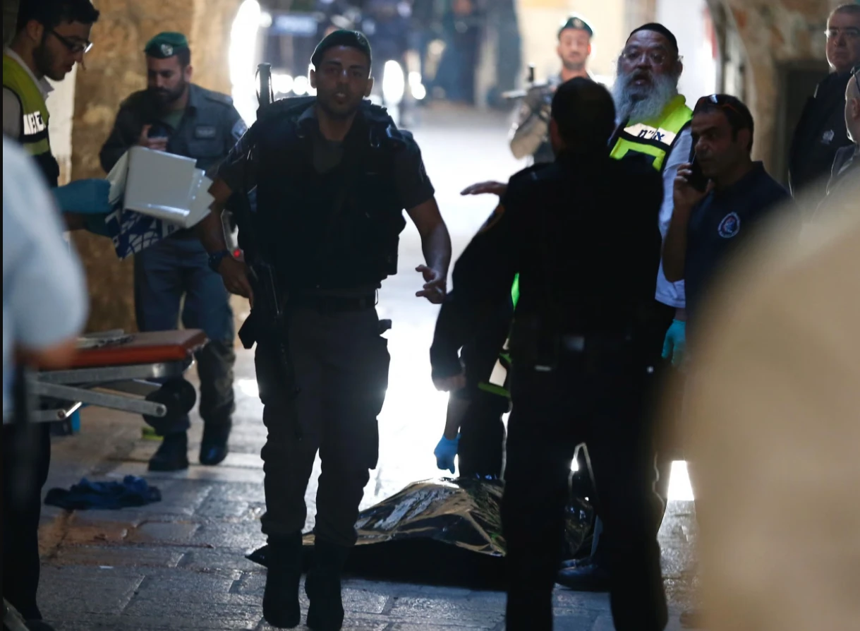 Israeli police shoot dead youth trying to stab border officer in Jerusalem
