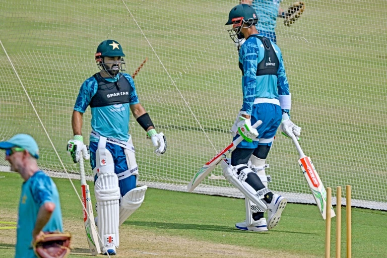 Struggling Pakistan look to thwart adaptable England