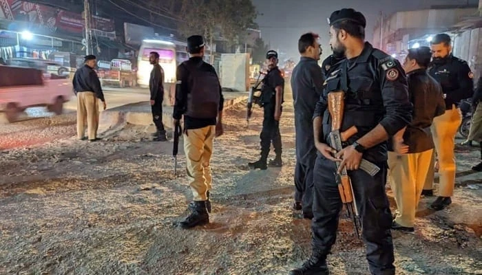 Five dacoits killed in police encounter in Karachi