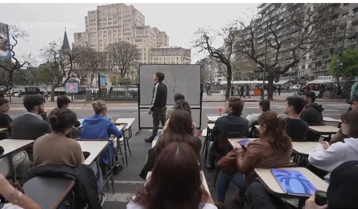 Argentina students study in the street to protest budget cuts