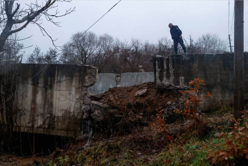 Kosovo races to manage blast impact, Serbia denies role