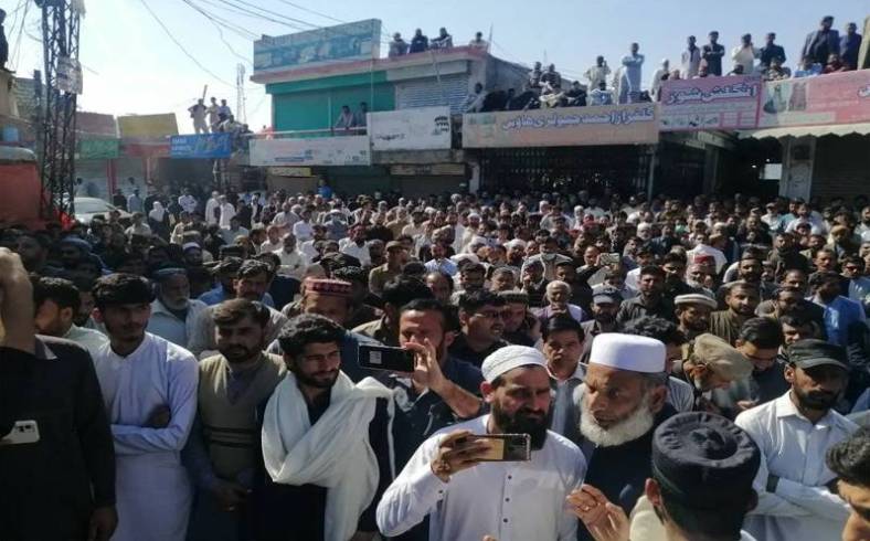 AJK govt repeals presidential ordinance after successful talks with protestors 
