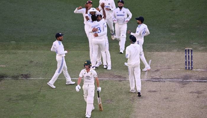 Australia crush India by 10 wickets to win second Test 
