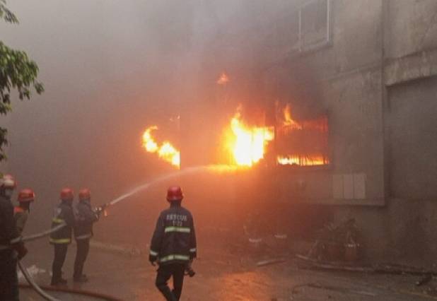 Fire breaks out in factory in Gujranwala