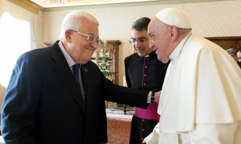 Pope meets Palestinian leader Abbas at the Vatican