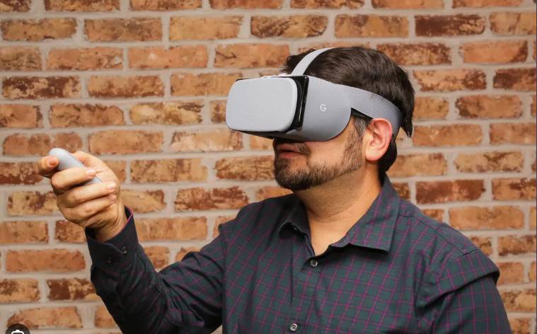 Google renews push into mixed reality headgear