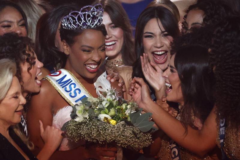 Caribbean beauty wins Miss France crown