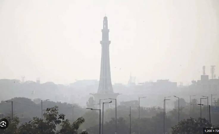 No chance of rain in Lahore amid high pollution level 