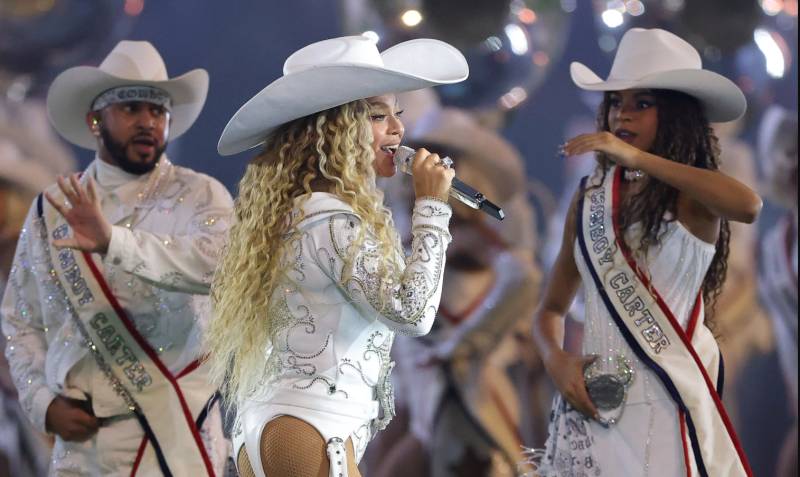 Netflix with Beyonce make splash despite NFL ratings fall