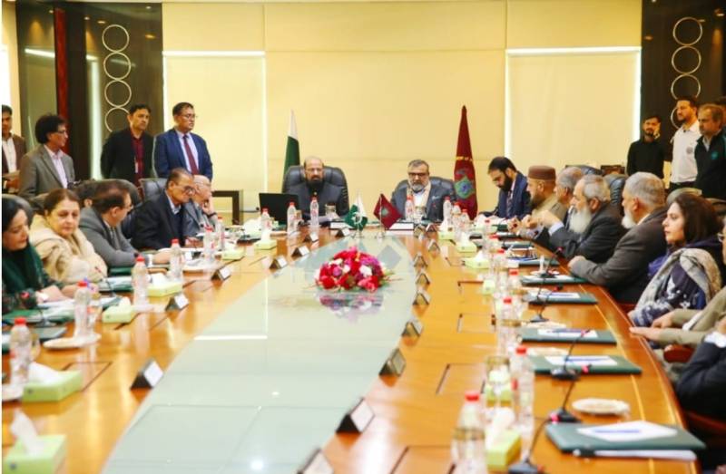 Senate delegation visits College of Physicians and Surgeons Pakistan in Karachi