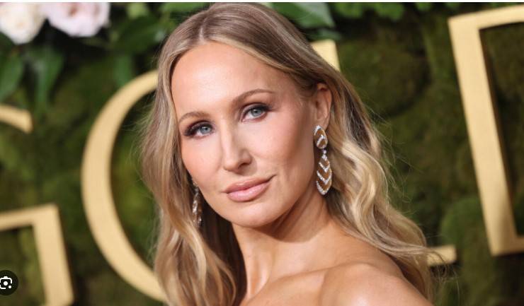 Golden Globes ratings edge up past 10 million