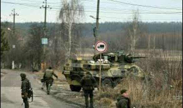 Ukraine says clinging on to part of key town Russia says captured