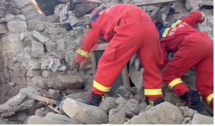 Deaths 136 as rescuers search for quake survivors in China's Tibet