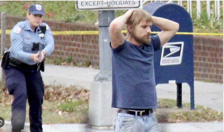 US 'Pizzagate' conspiracy theory gunman killed by police