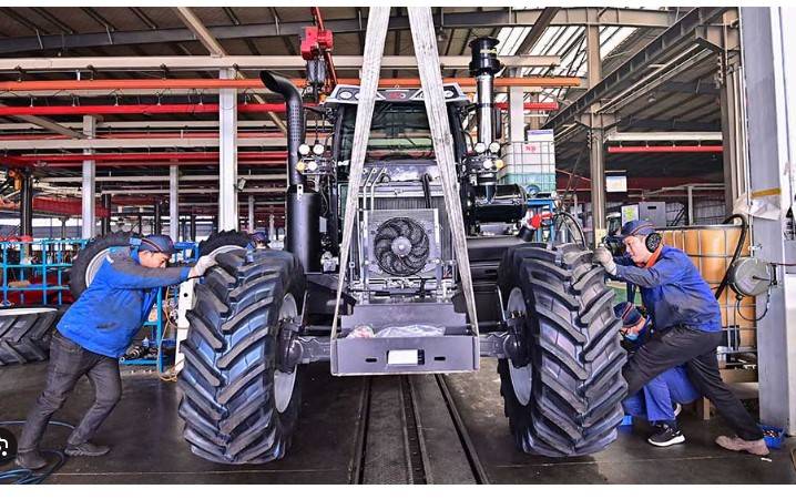 China manufacturing activity contracts for first time in four months